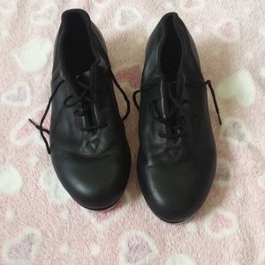 Tap shoes